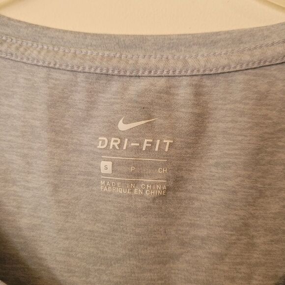 NIKE DRI-FIT Gray Scoop neck Tee - Picture 2 of 4